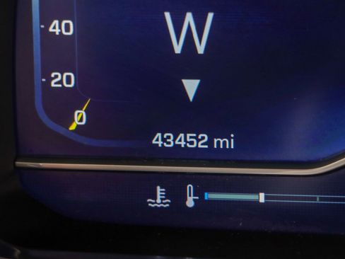 Used 2022 Chevrolet Tahoe Z71 w/ Luxury Package image 17