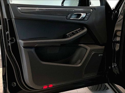 New 2026 Porsche Macan S image 24