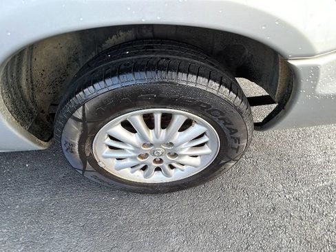 Used 2004 Chrysler Town & Country Touring FWD image 41