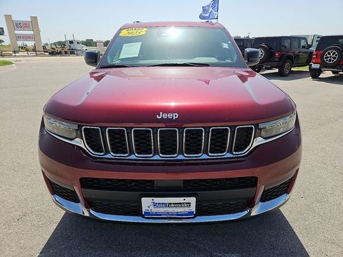 Used 2025 Jeep Grand Cherokee L Laredo AWD/4WD image 12