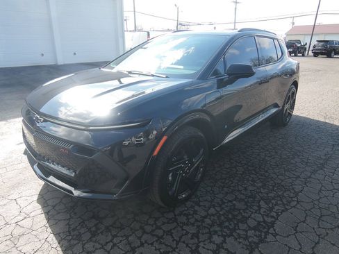 Used 2025 Chevrolet Equinox EV RS image 4