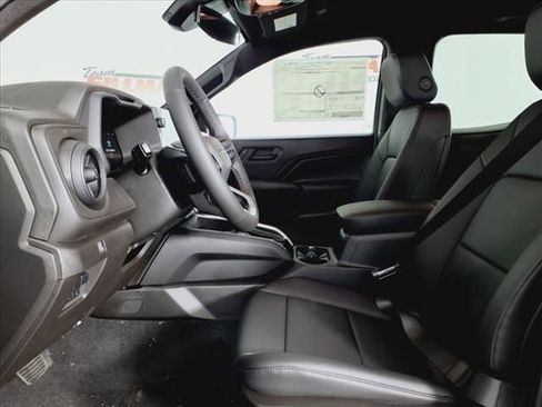 New 2025 Chevrolet Colorado Trail Boss w/ Midnight Edition image 9