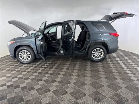 Used 2018 Chevrolet Traverse LT FWD image 9