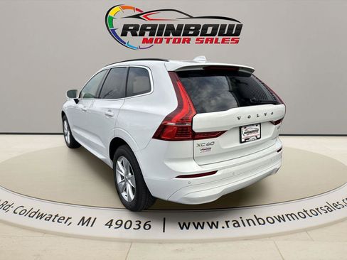 Used 2022 Volvo XC60 B5 Momentum image 3