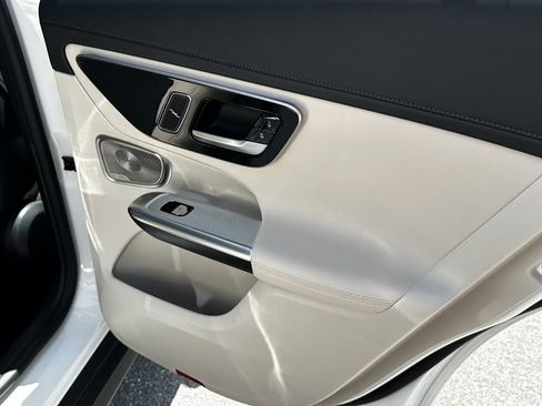 Certified 2024 Mercedes-Benz GLC 300 image 18
