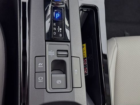 New 2026 Toyota Prius XLE FWD image 18
