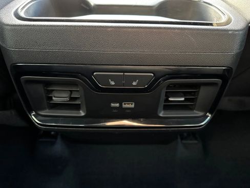 Used 2022 Chevrolet Silverado 1500 ZR2 w/ Technology Package image 18