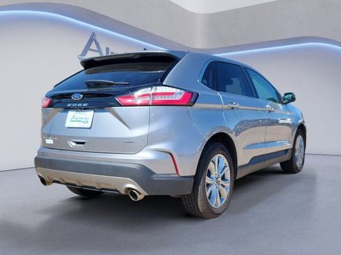 Used 2022 Ford Edge Titanium image 5