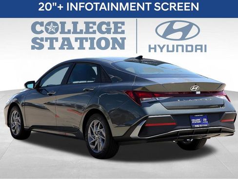 Used 2024 Hyundai Elantra SEL FWD image 6