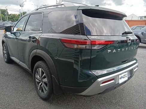 Used 2024 Nissan Pathfinder SL AWD/4WD image 5