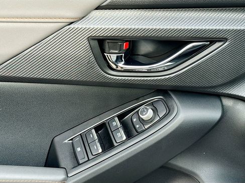 Certified 2025 Subaru Crosstrek 2.5i Limited w/ Crosstrek Mirror Package image 25