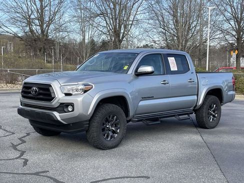 Used 2023 Toyota Tacoma SR5 w/ Technology Package image 1