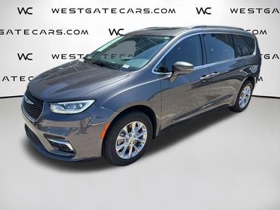 Used 2022 Chrysler Pacifica Touring-L