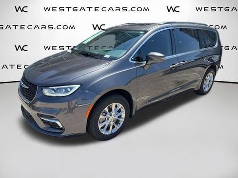 Used 2022 Chrysler Pacifica Touring-L AWD/4WD image 1
