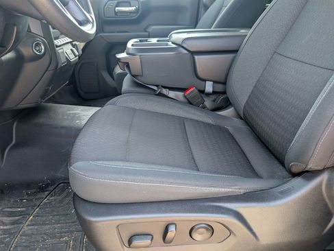 Used 2023 Chevrolet Silverado 1500 Custom image 7