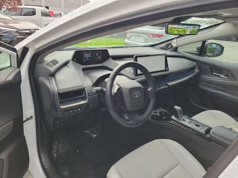 Used 2025 Toyota Prius Limited w/ Limited Premium Package FWD image 10