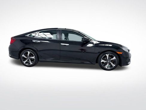 Used 2017 Honda Civic Touring image 10