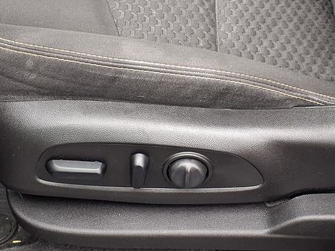 Used 2019 GMC Terrain SLE w/ Driver Convenience Package image 4