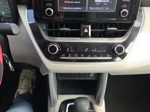 Used 2022 Toyota Corolla Cross L image 14