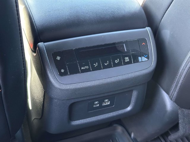 Used 2024 Nissan Pathfinder Rock Creek AWD/4WD image 17