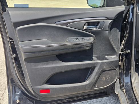 Used 2020 Honda Ridgeline Sport image 7
