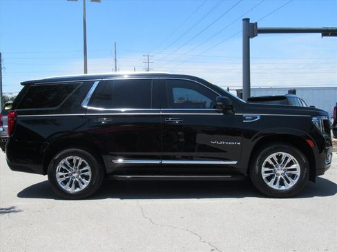 Used 2022 GMC Yukon SLT w/ SLT Luxury Package RWD image 2
