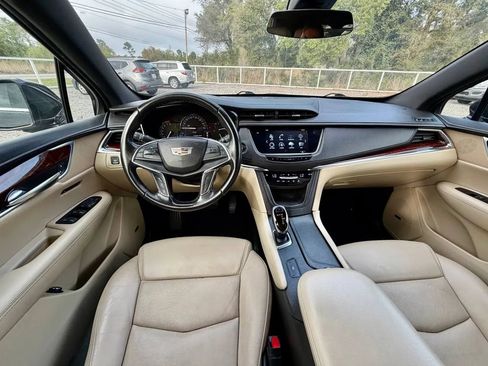 Used 2018 Cadillac XT5 Luxury w/ Driver Awareness Package FWD image 14