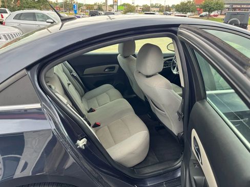 Used 2014 Chevrolet Cruze LT w/ Technology Package FWD image 24