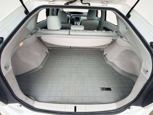 Used 2010 Toyota Prius Five w/ Advanced Technology Pkg FWD image 5