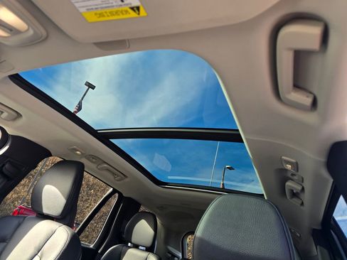 Used 2023 Volvo XC90 B6 Plus w/ Protection Package Premier image 13