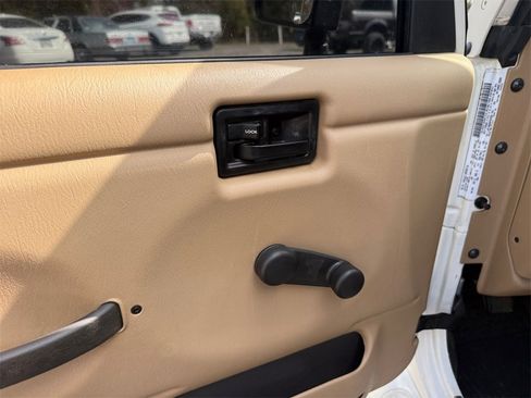 Used 1999 Jeep Wrangler Sahara image 18