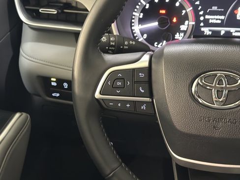 Used 2026 Toyota Highlander XLE AWD/4WD image 30