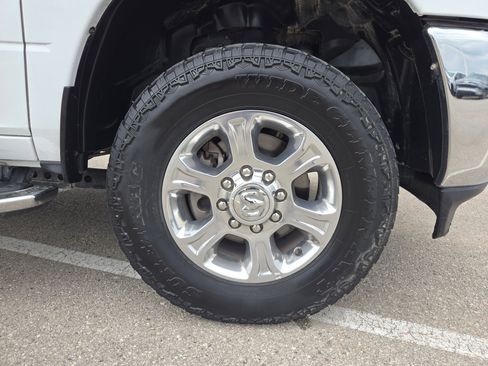 Used 2024 RAM 2500 Big Horn AWD/4WD image 28
