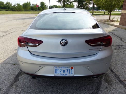 Used 2019 Buick Regal Preferred w/ Driver Confidence Package I FWD image 8