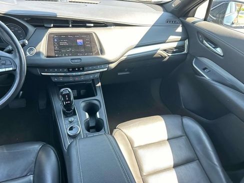 Used 2023 Cadillac XT4 Premium Luxury w/ Technology Package FWD image 16