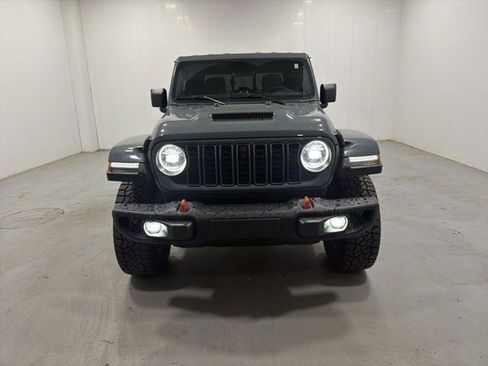 Used 2025 Jeep Gladiator Mojave AWD/4WD image 3