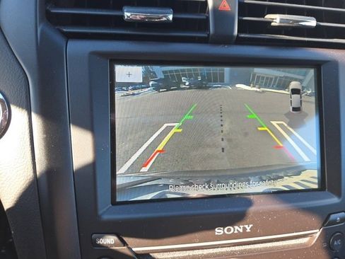 Used 2020 Ford Fusion Titanium image 4