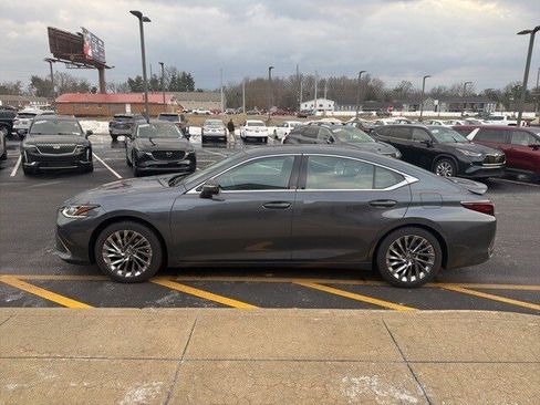 Used 2025 Lexus ES 300h w/ Luxury Package image 3