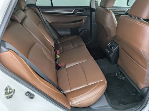 Used 2019 Subaru Outback 2.5i Touring image 18