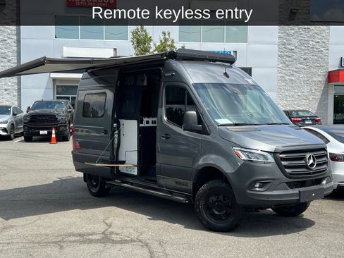 Used 2022 Mercedes-Benz Sprinter 2500 image 2