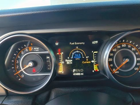 Used 2021 Jeep Gladiator Willys image 24