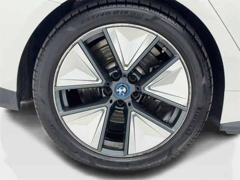 Used 2022 BMW i4 eDrive40 image 52