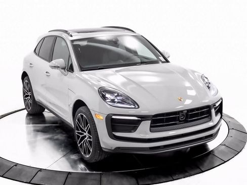 Certified 2025 Porsche Macan image 39