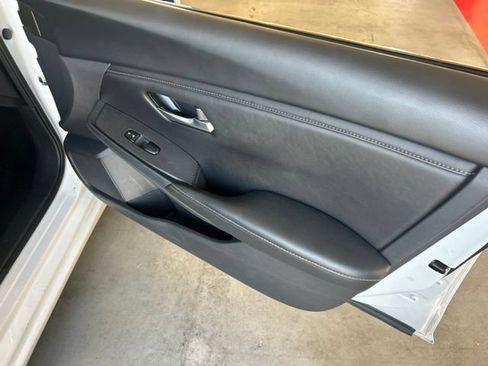 Used 2024 Nissan Sentra SV FWD image 9