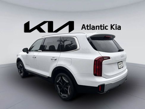 Certified 2023 Kia Telluride S w/ S Sunroof Package FWD image 10