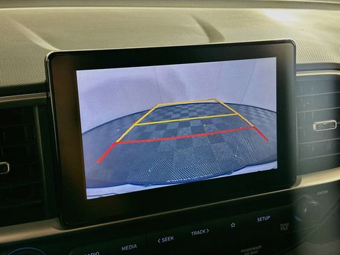 Used 2020 Hyundai Venue SE FWD image 21