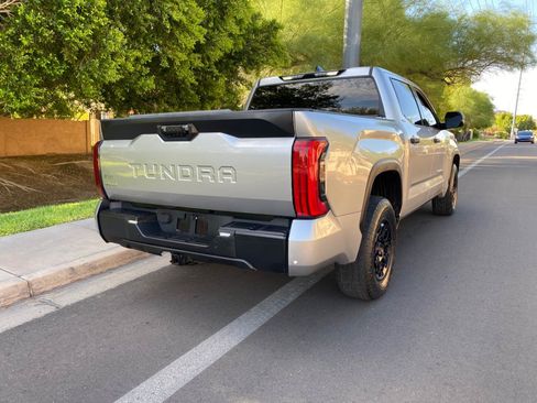 Used 2022 Toyota Tundra SR5 w/ SR5 Convenience Package AWD/4WD image 10