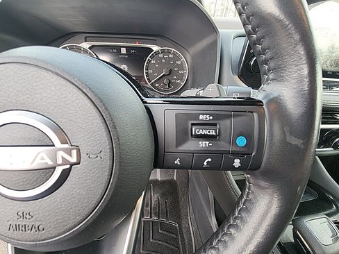 Used 2022 Nissan Rogue SL w/ SL Premium Package image 19