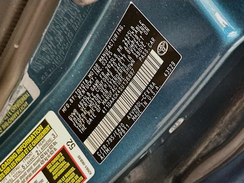 Used 2025 Toyota Camry SE FWD image 12