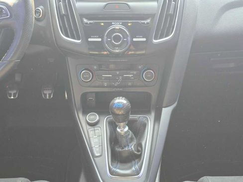 Used 2017 Ford Focus RS AWD/4WD image 13